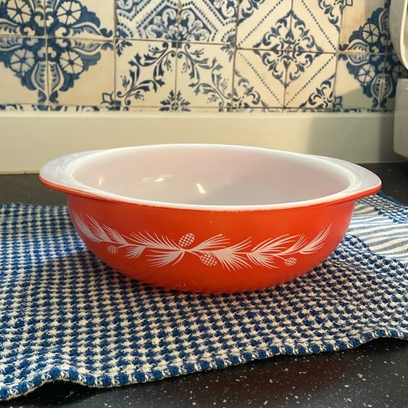 Pyrex Other - Vintage Pyrex Bowl. Orange Pine Cone Holiday. Size 2QT. Great condition!